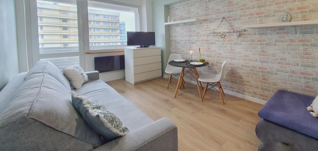 Holiday Home Slavia New 408 Z Sypialnia I Balkonem Przy Plazy 미엥지즈드로예 외부 사진